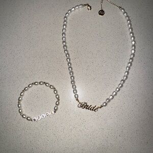 Bride pearl necklace and bracelet